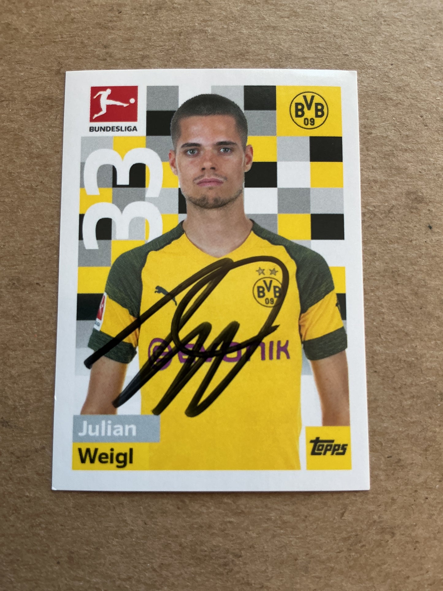 Julian Weigl, Germany 🇩🇪 Borussia Dortmund 2018/19 Topps hand signed