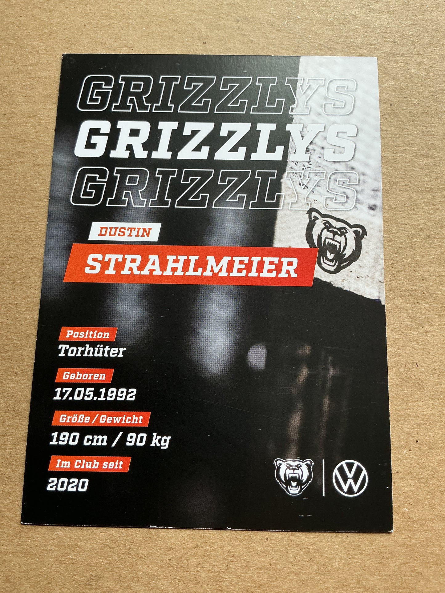 Dustin Strahlmeier, Germany 🇩🇪 Grizzlys Wolfsburg 2024/25 hand signed