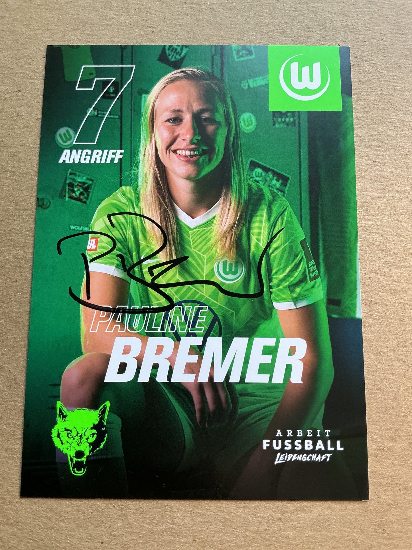 Pauline Bremer, Germany 🇩🇪 VfL Wolfsburg 2021/22 hand signed