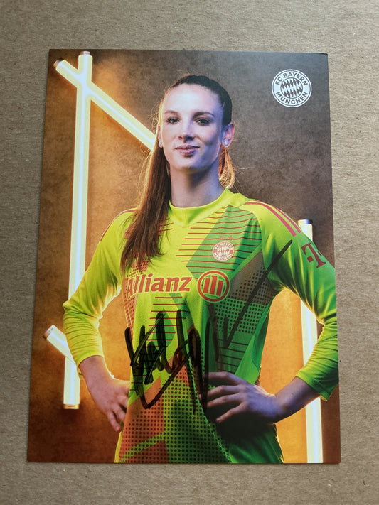 Ena Mahmutovic, Germany 🇩🇪 FC Bayern Munich 2024/25 hand signed