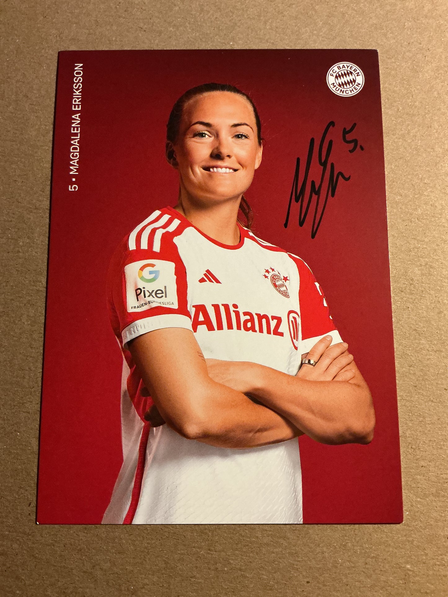 Magdalena Eriksson, Sweden 🇸🇪 FC Bayern München 2023/24 hand signed