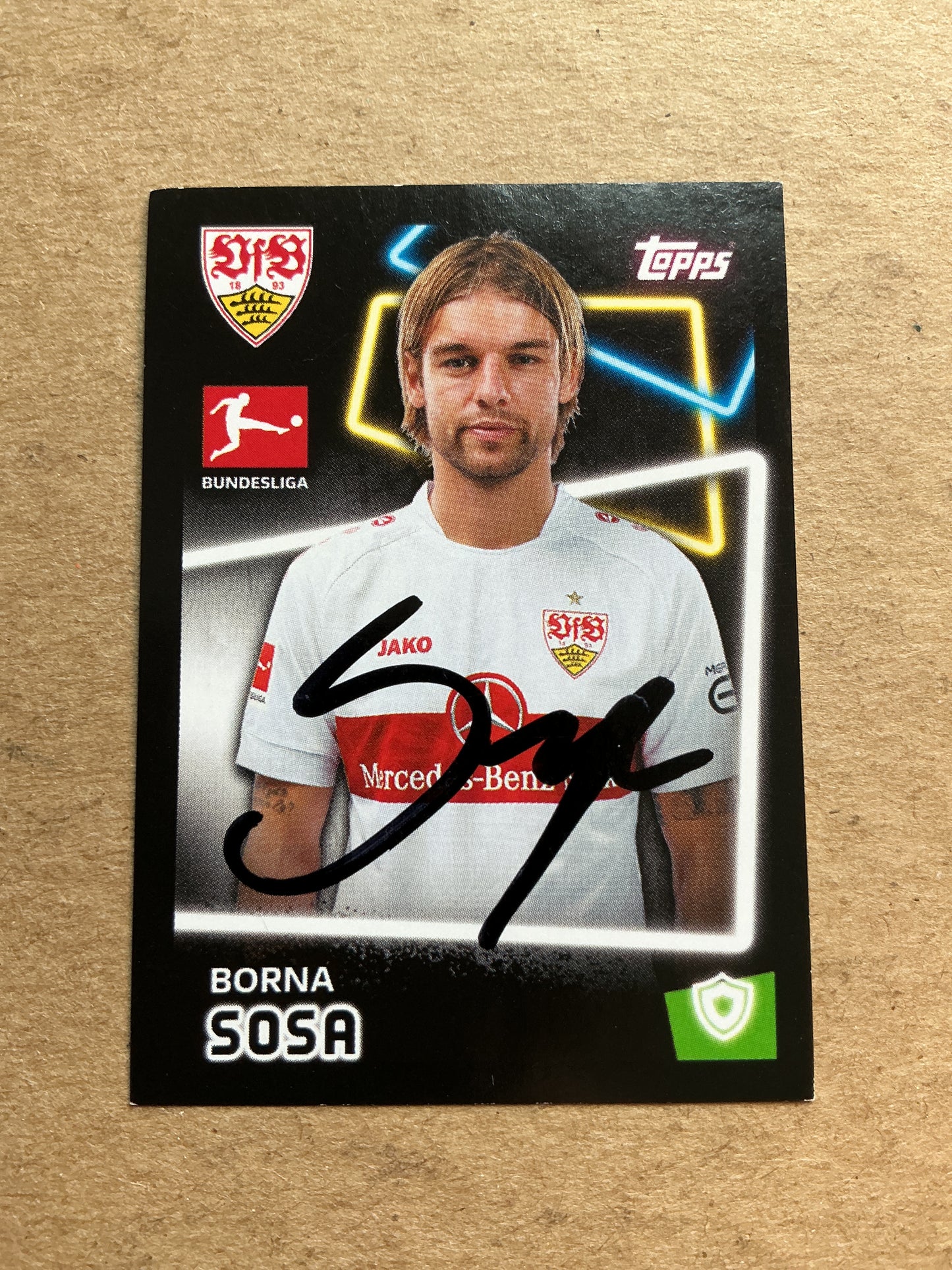 Borna Sosa, Croatia 🇭🇷 VfB Stuttgart 2022/23 Topps hand signed