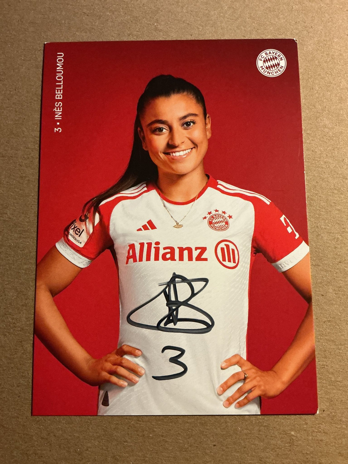 Inès Belloumou, France 🇫🇷 FC Bayern München 2023/24 hand signed - Autographs-World