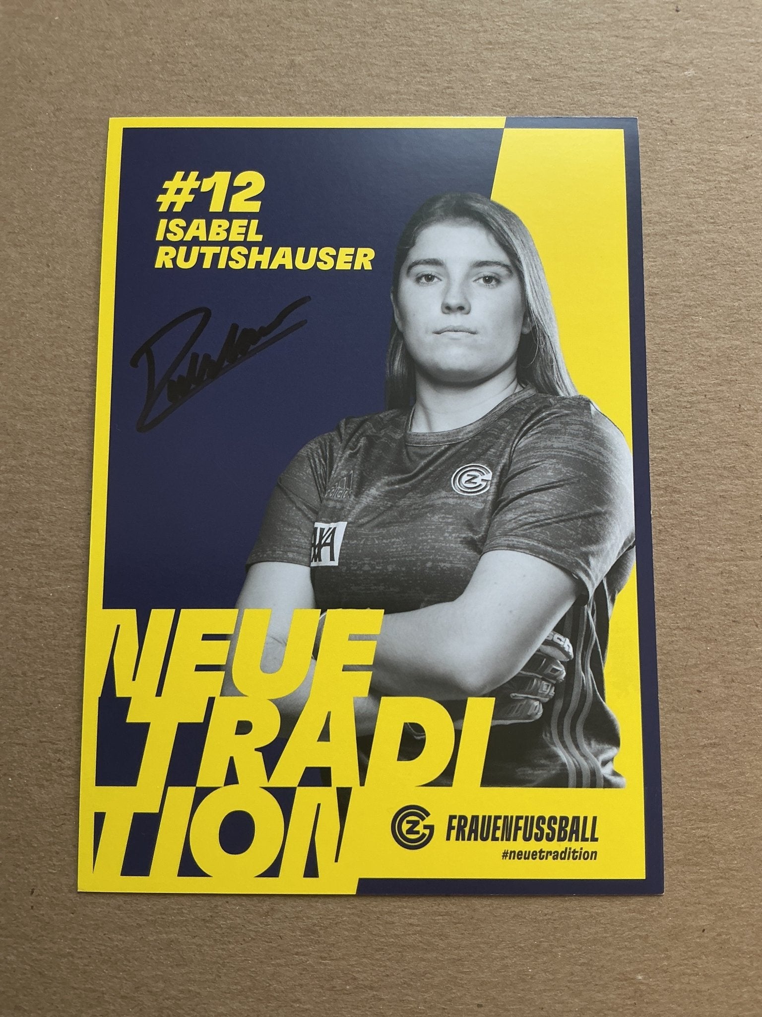 Isabel Rutishauser, Switzerland 🇨🇭Grasshopper Zürich 2021/22 hand signed - Autographs-World