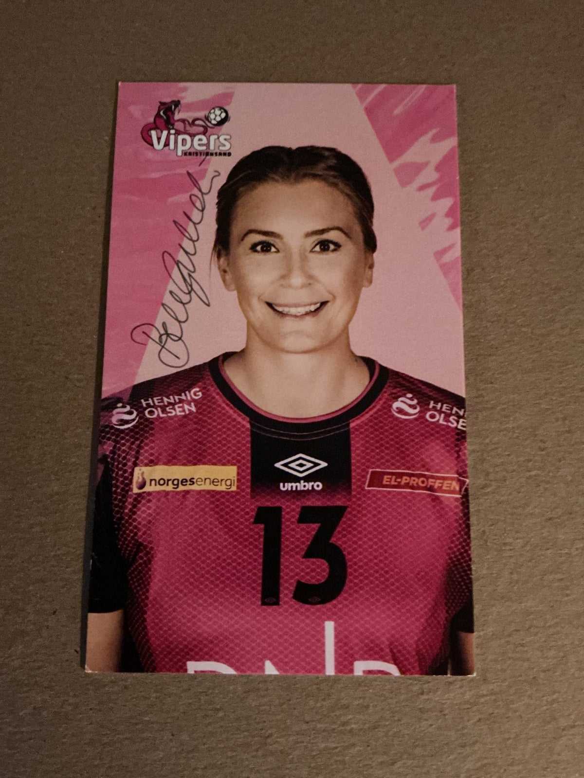Isabelle Gulldén, Sweden 🇸🇪 Handball Vipers 2021/22 hand signed - Autographs-World