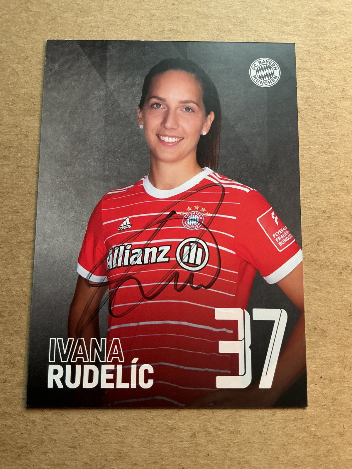 Ivana Rudelić, Croatia 🇭🇷 FC Bayern München 2022/23 hand signed - Autographs-World