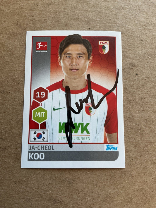 Ja-Cheol Koo, South Korea 🇰🇷 FC Augsburg 2017/18 Topps hand signed - Autographs-World