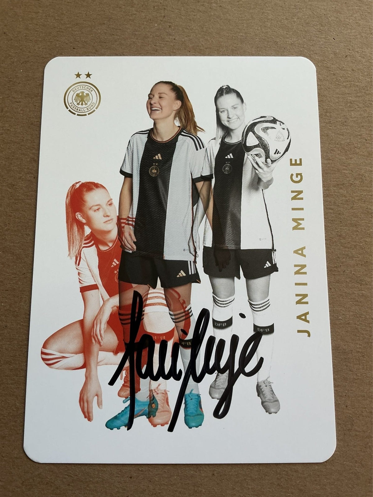 Janina Minge, Germany 🇩🇪 FIFA World Cup 2023 hand signed - Autographs-World