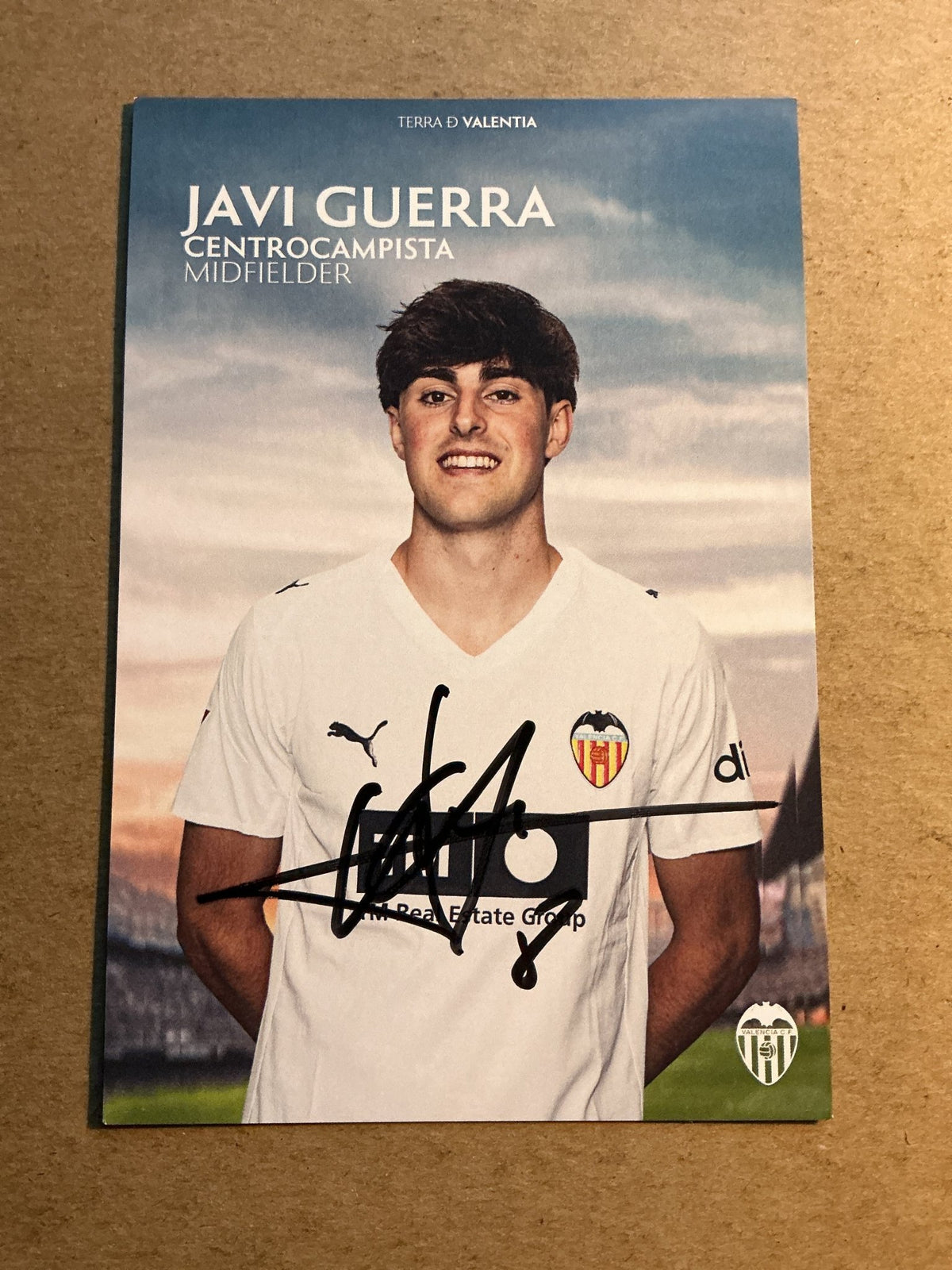 Javi Guerra, Spain 🇪🇸 Valencia CF 2025/26 hand signed - Autographs-World
