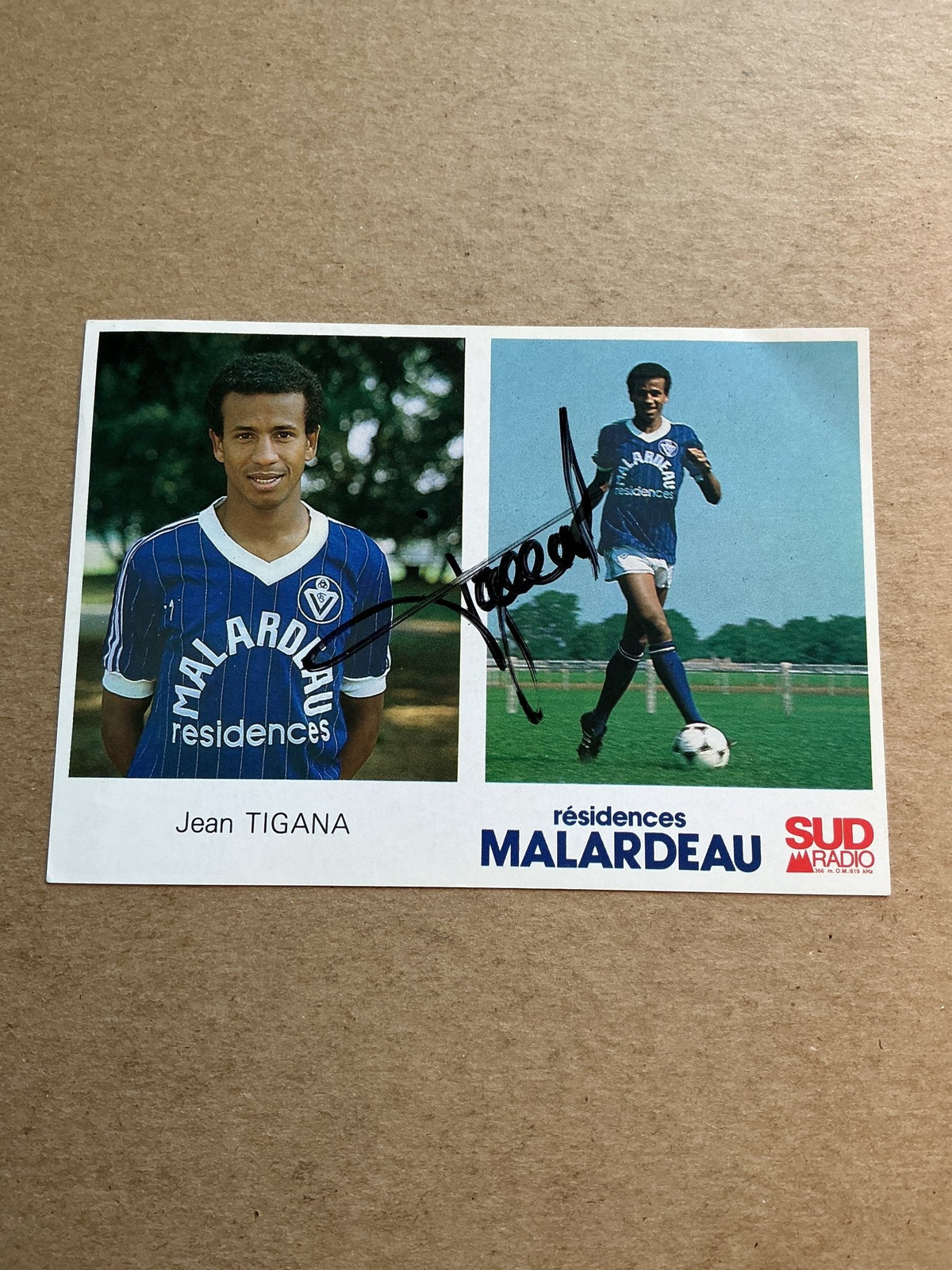 Jean Tigana, France 🇫🇷 Girondins Bordeaux 1983/84 hand signed - Autographs-World