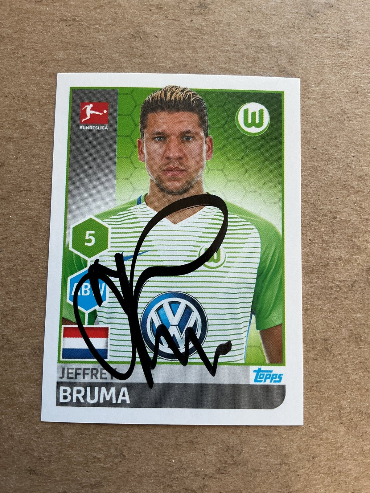 Jeffrey Bruma, Netherlands 🇳🇱 VfL Wolfsburg 2017/18 Topps hand signed - Autographs-World