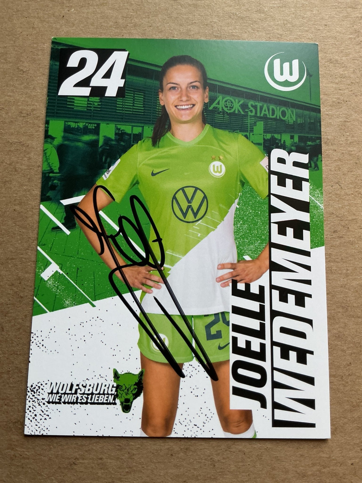 Joelle Wedemeyer, Germany 🇩🇪 VfL Wolfsburg 2023/24 hand signed - Autographs-World