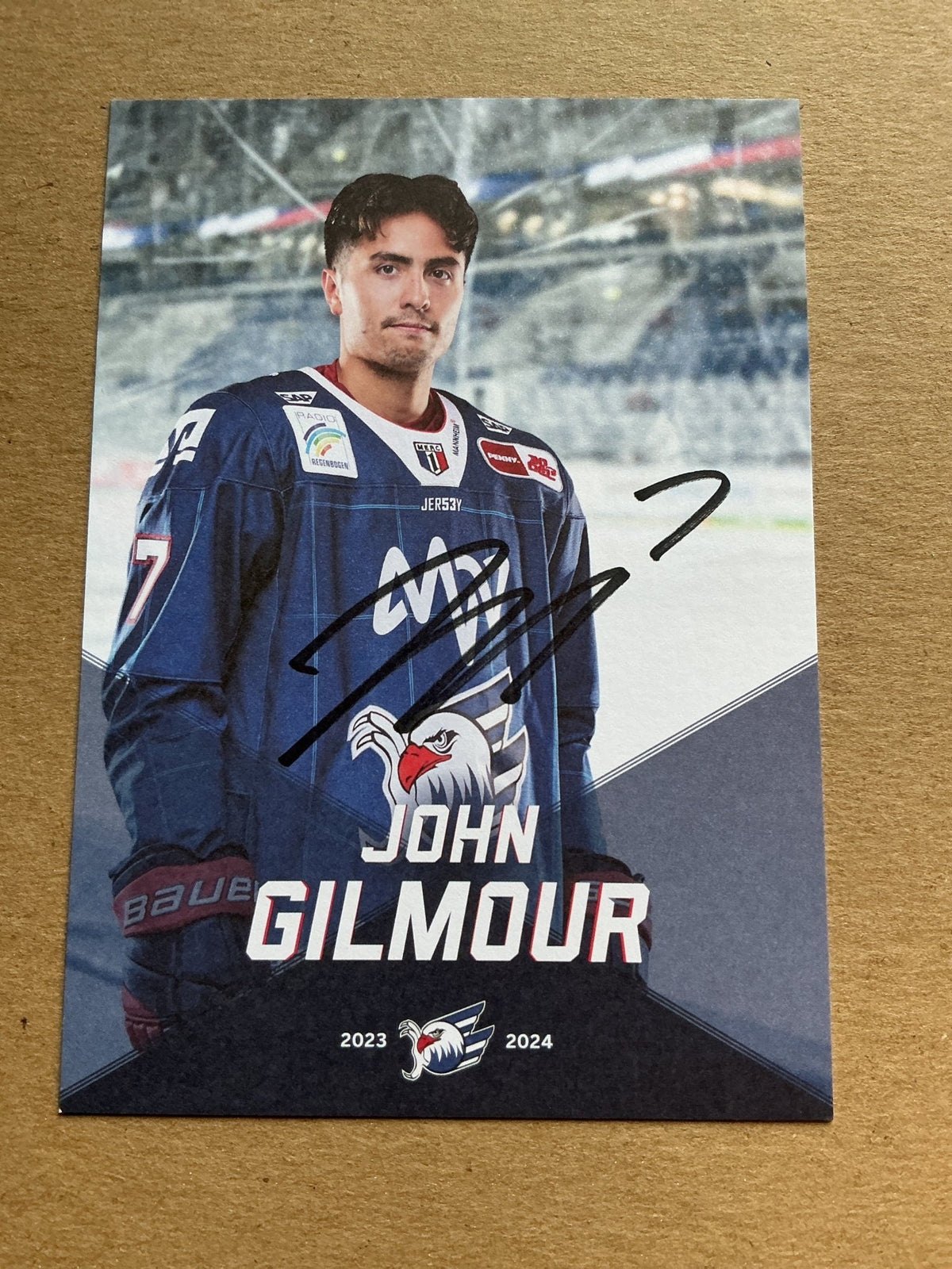John Gilmour, Canada 🇨🇦 Adler Mannheim 2023/24 hand signed - Autographs-World