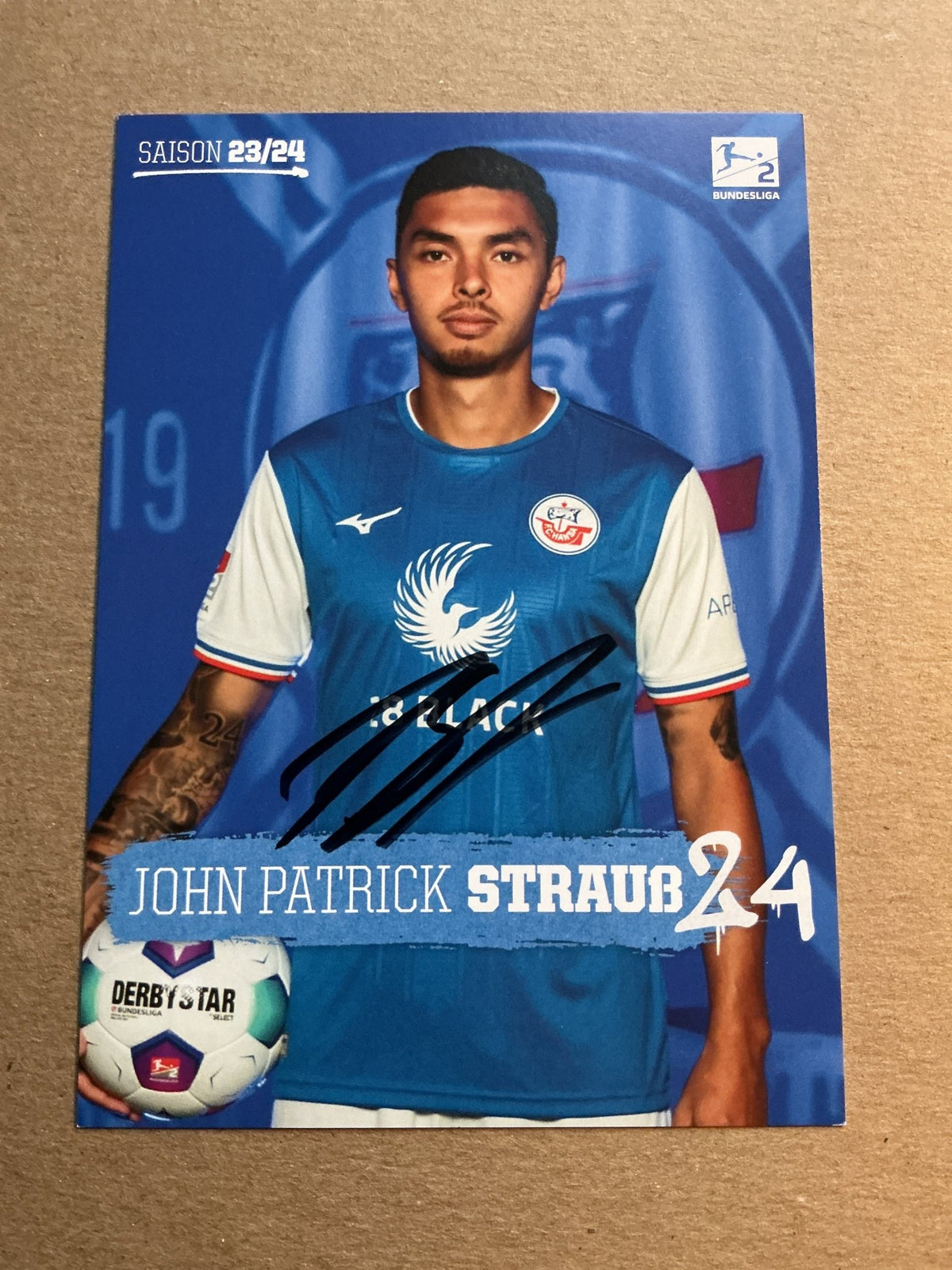 John Patrick Strauß, Philippines 🇵🇭 Hansa Rostock 2023/24 hand signed - Autographs-World