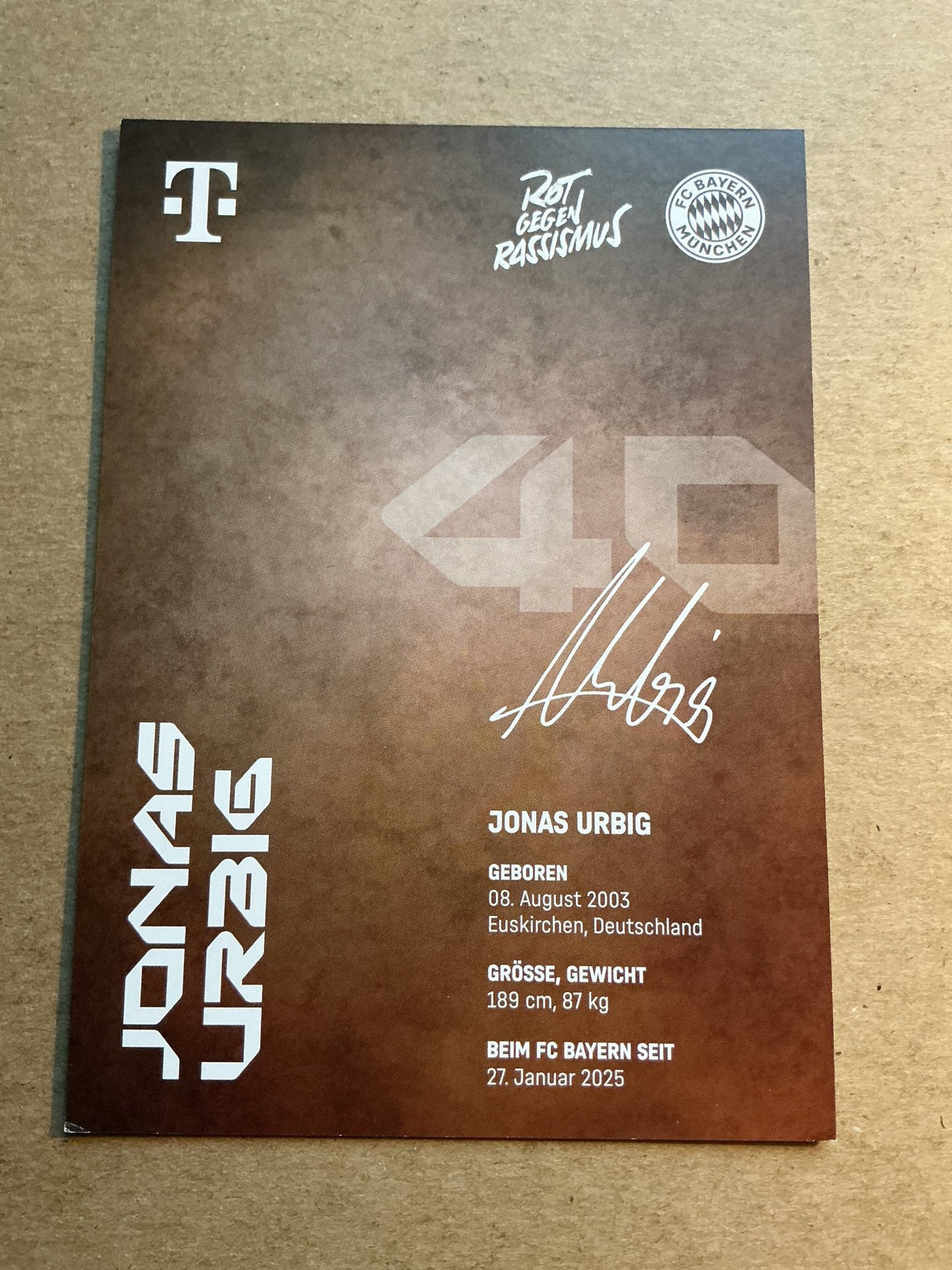 Jonas Urbig, Germany 🇩🇪 FC Bayern München 2024/25 hand signed - Autographs-World