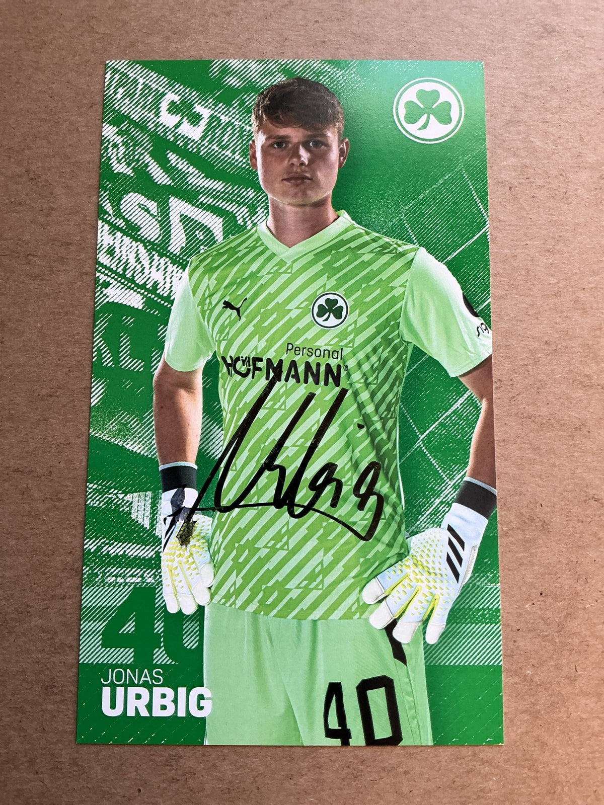 Jonas Urbig, Germany 🇩🇪 SpVgg Greuther Fürth 2023/24 hand signed - Autographs-World