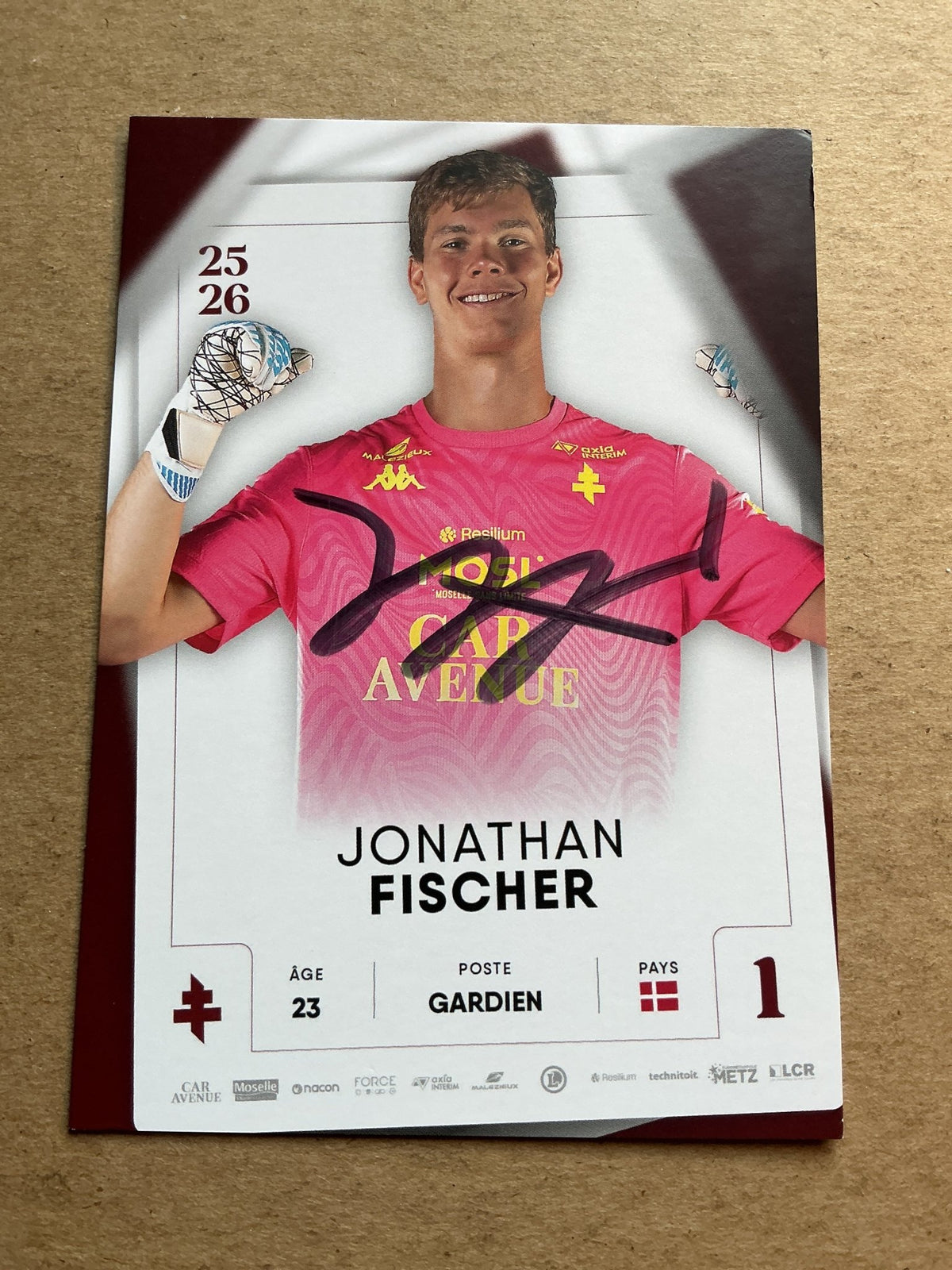Jonathan Fischer, Denmark 🇩🇰 FC Metz 2025/26 hand signed - Autographs-World
