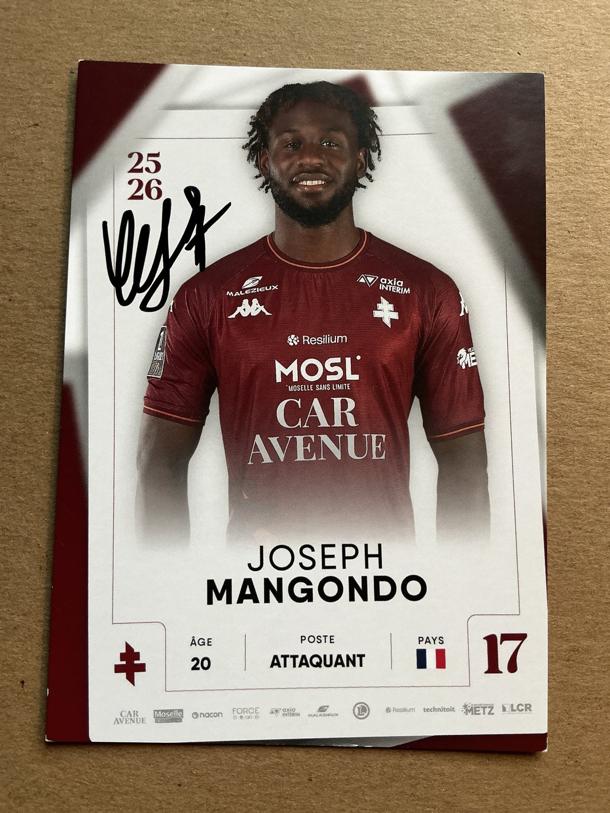 Joseph Mangondo, France 🇫🇷 FC Metz 2025/26 hand signed - Autographs-World