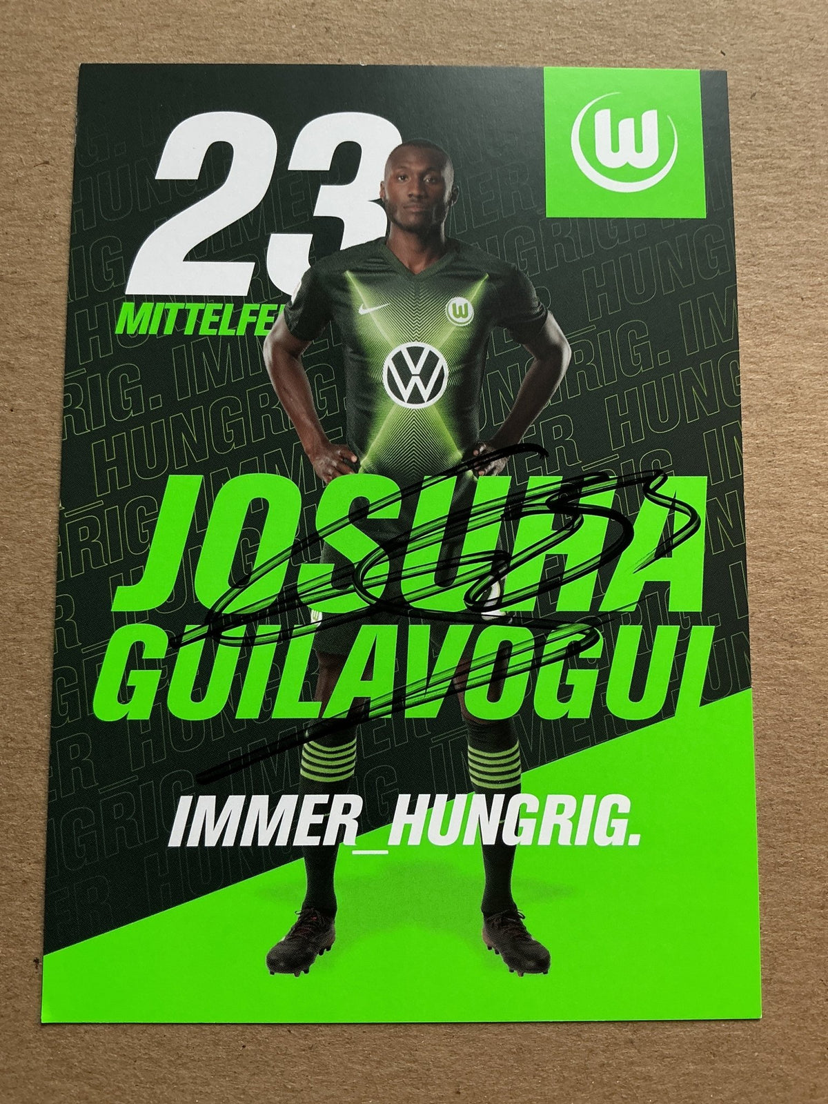 Joshua Guilavogui, France 🇫🇷 VfL Wolfsburg 2019/20 hand signed - Autographs-World