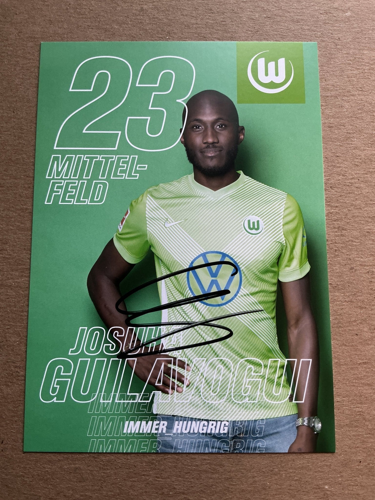 Joshua Guilavogui, France 🇫🇷 VfL Wolfsburg 2020/21 hand signed - Autographs-World