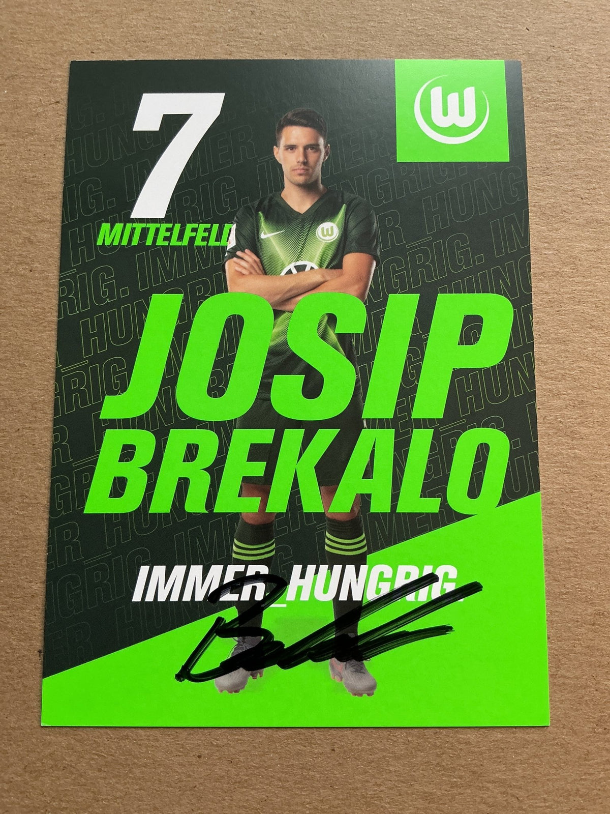 Josip Brekalo, Croatia 🇭🇷 VfL Wolfsburg 2019/20 hand signed - Autographs-World