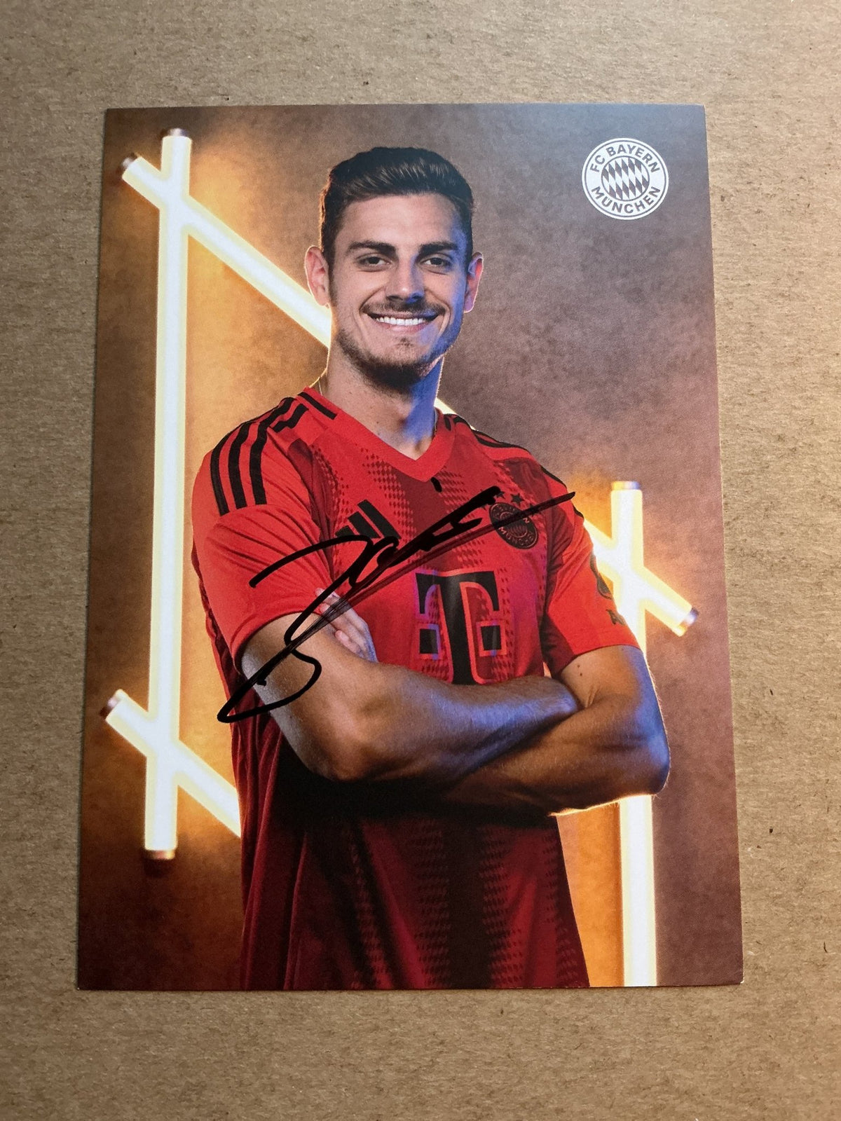 Josip Stanisić, Croatia 🇭🇷 FC Bayern München 2024/25 hand signed - Autographs-World