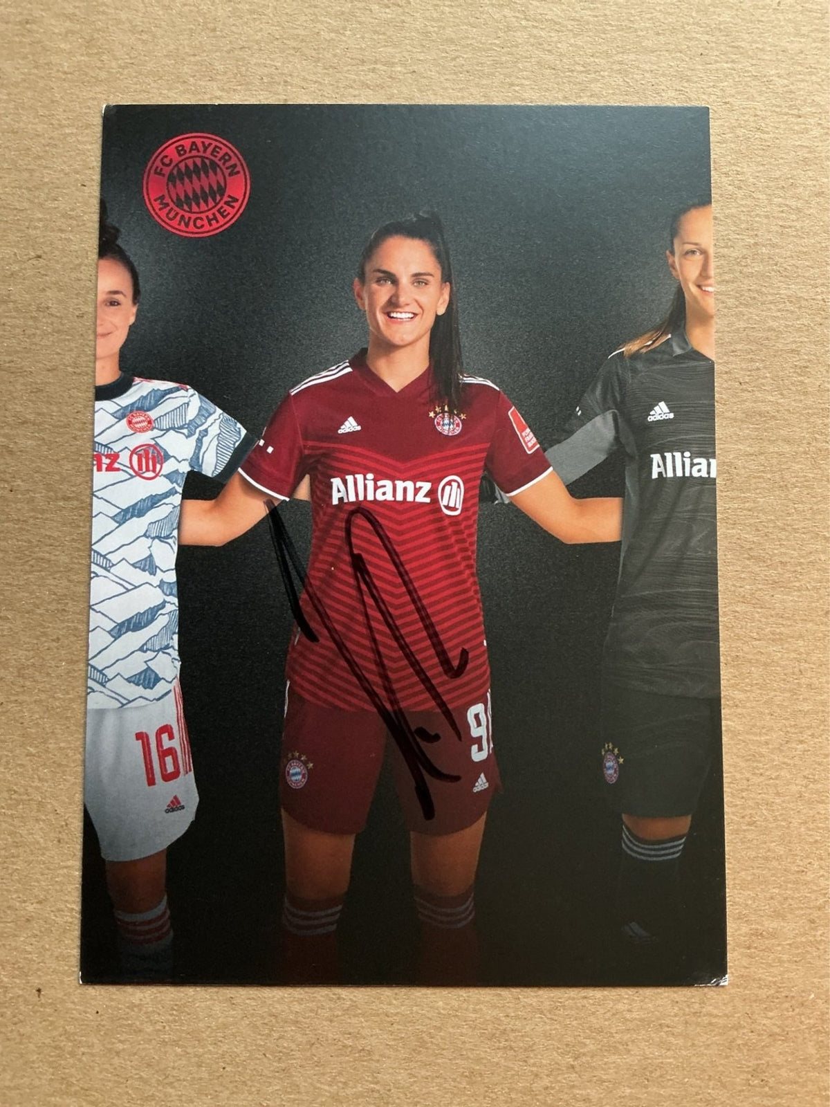 Jovana Damnjanović, Serbia 🇷🇸 FC Bayern München 2021/22 hand signed - Autographs-World