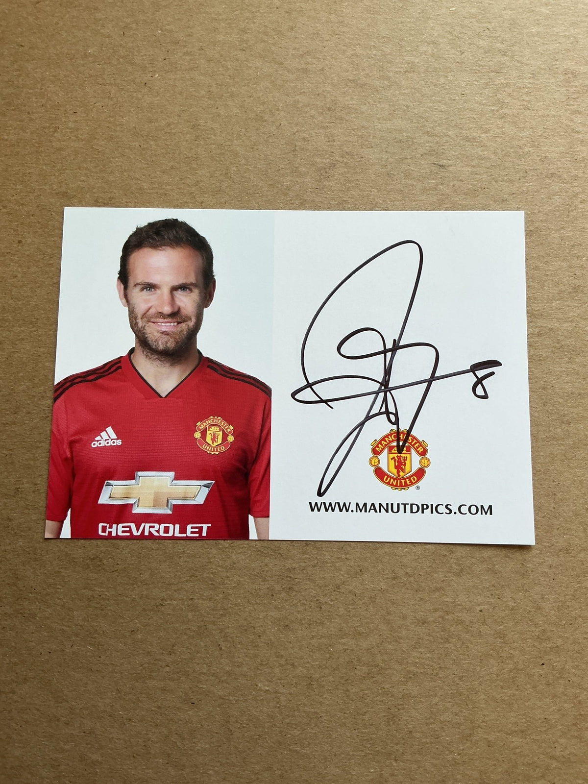 Juan Mata, Spain 🇪🇸 Manchester United 2018/19 hand signed - Autographs-World