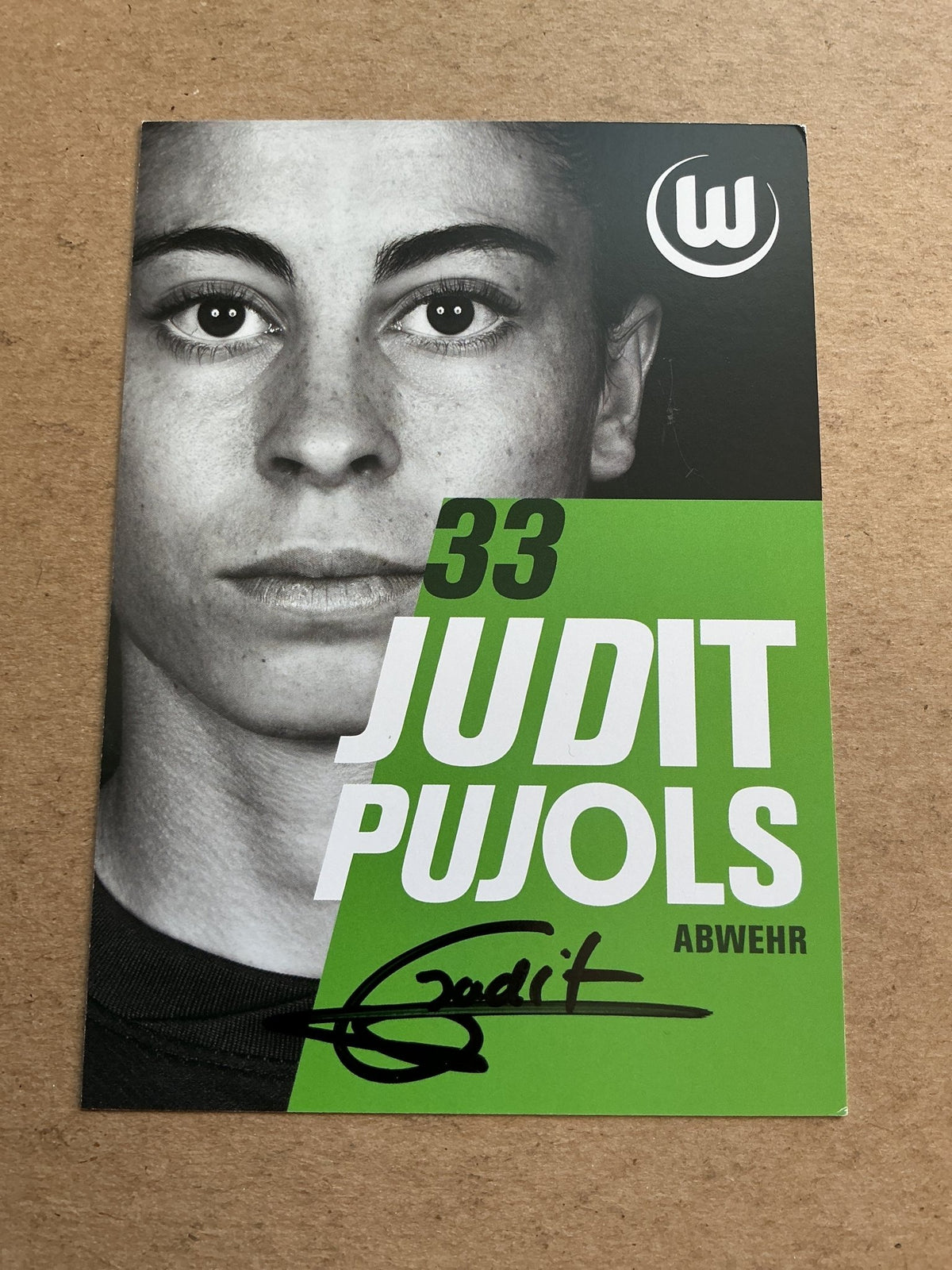 Judit Pujols, Spain 🇪🇸 VfL Wolfsburg 2025/26 hand signed - Autographs-World