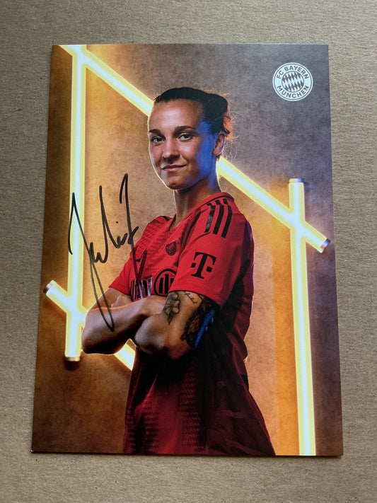 Julia Zigiotti Olme, Sweden 🇸🇪 FC Bayern Munich 2024/25 hand signed - Autographs-World