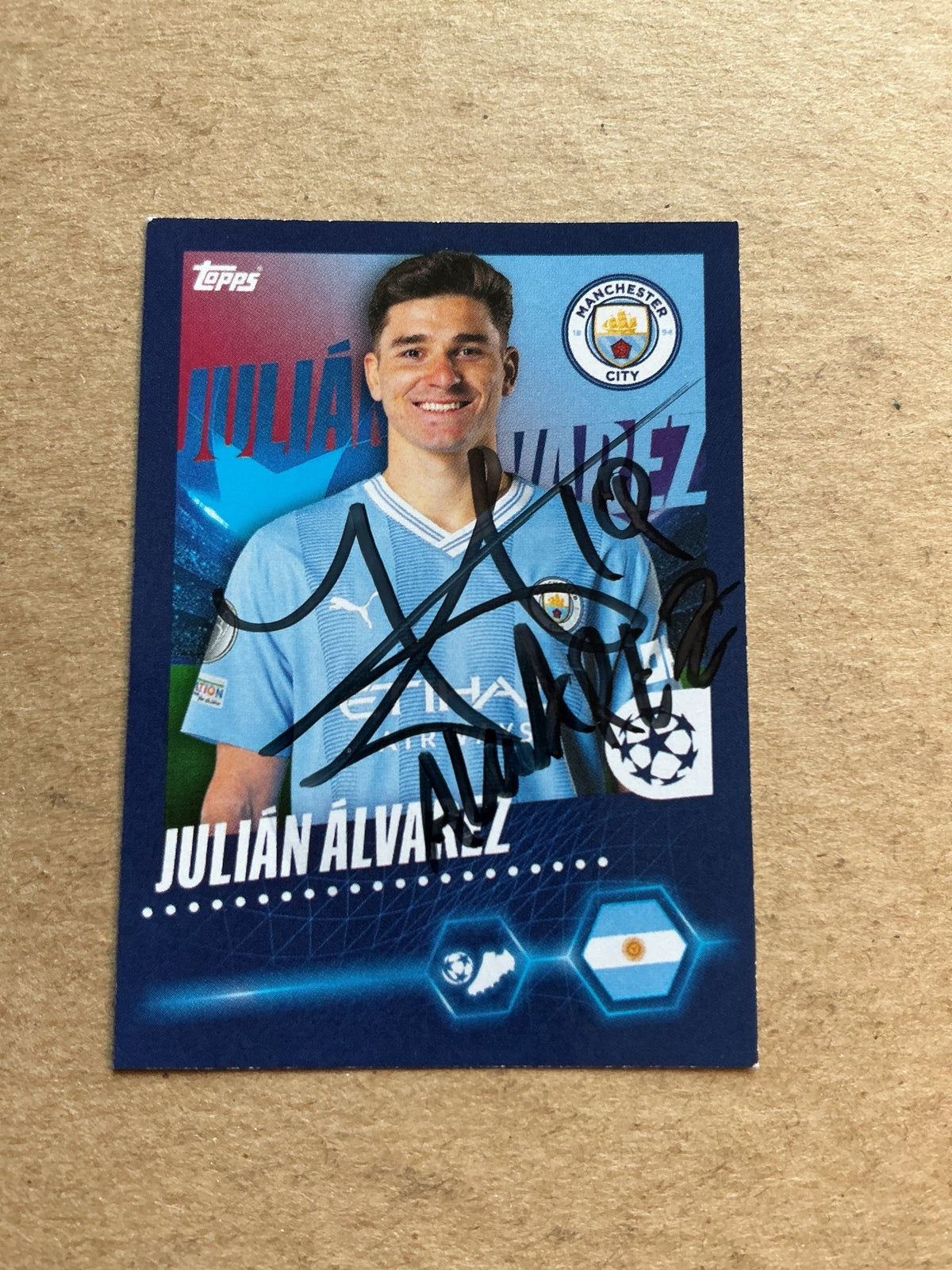 Julian Alvarez, Argentina 🇦🇷 Manchester City 2023/24 Topps hand signed - Autographs-World