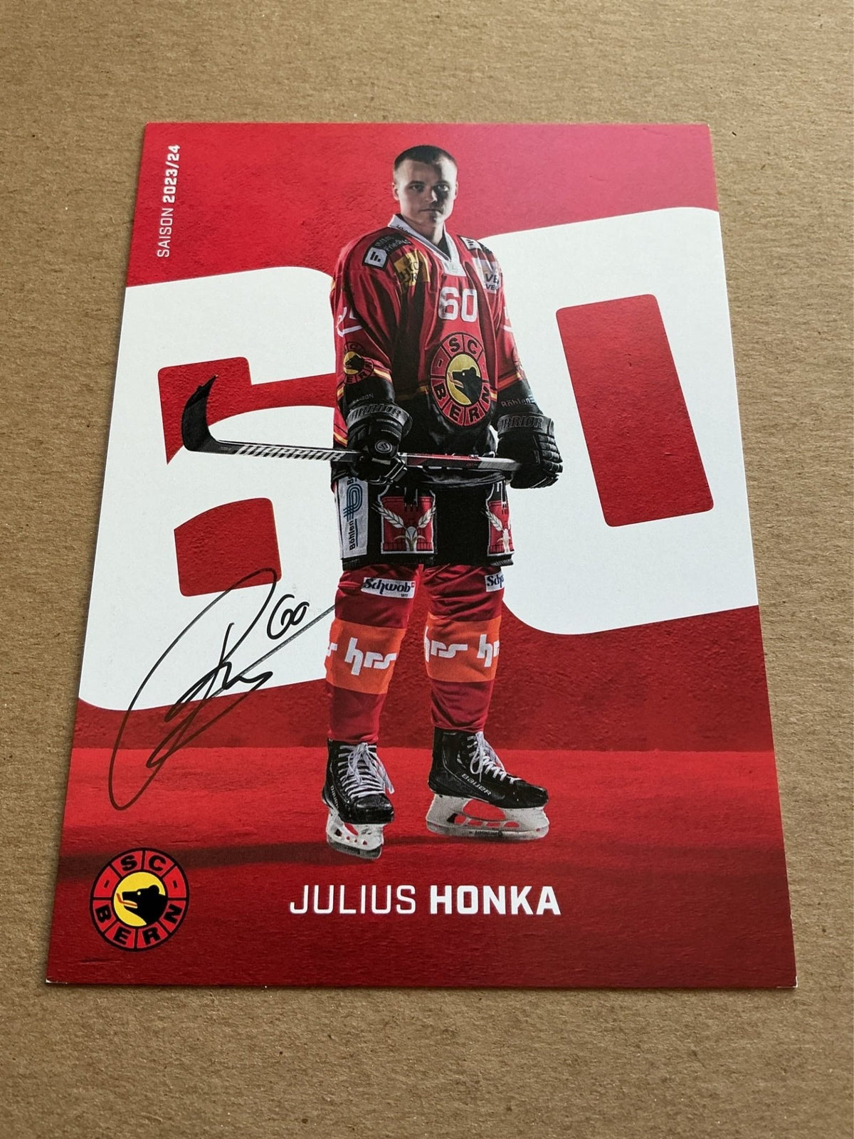 Julius Honka, Finland 🇫🇮 SC Bern 2023/24 hand signed - Autographs-World