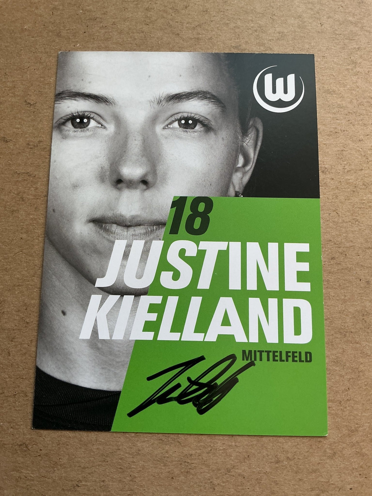 Justine Kielland, Norway 🇳🇴 VfL Wolfsburg 2025/26 hand signed - Autographs-World