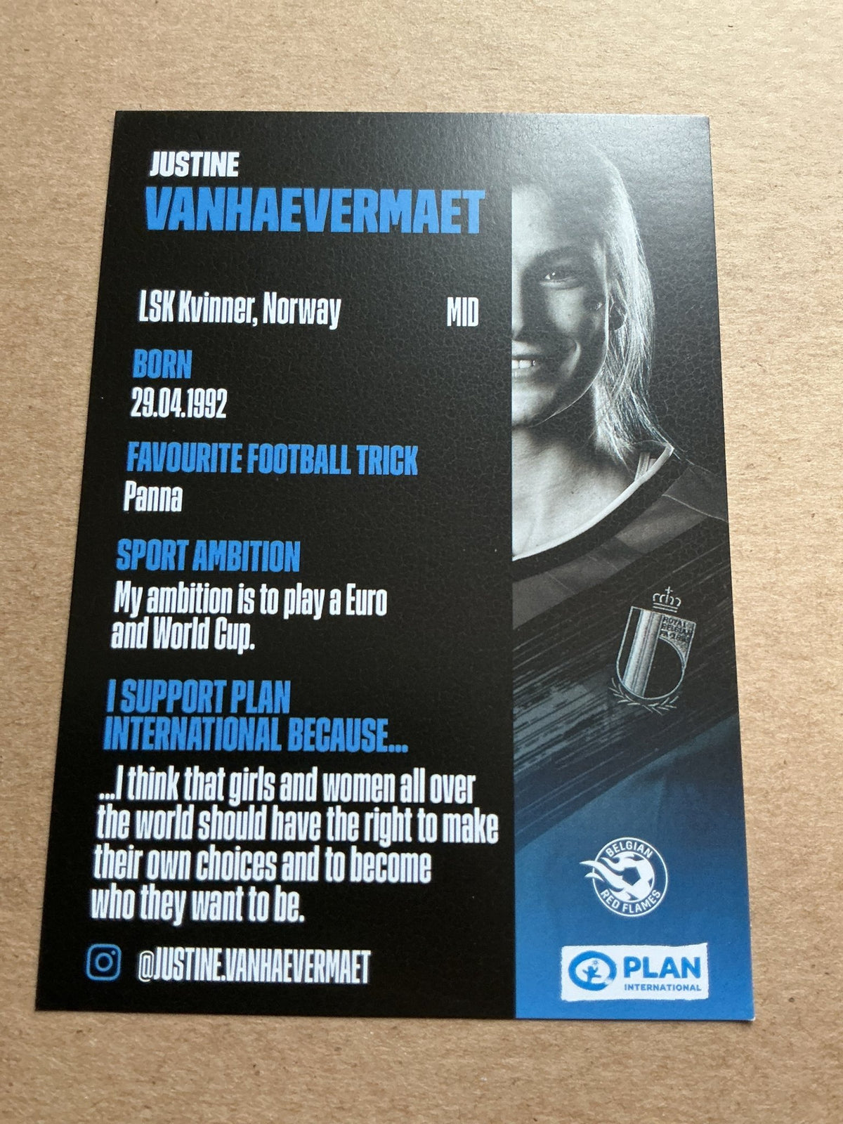 Justine Vanhaevermaet, Belgium 🇧🇪 UEFA Women’s Euro 2022 hand signed - Autographs-World