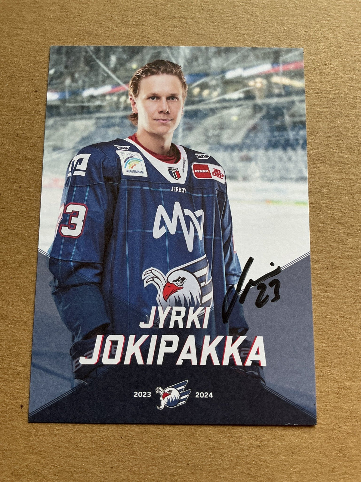 Jyrki Jokipakka, Finland 🇫🇮 Adler Mannheim 2023/24 hand signed - Autographs-World