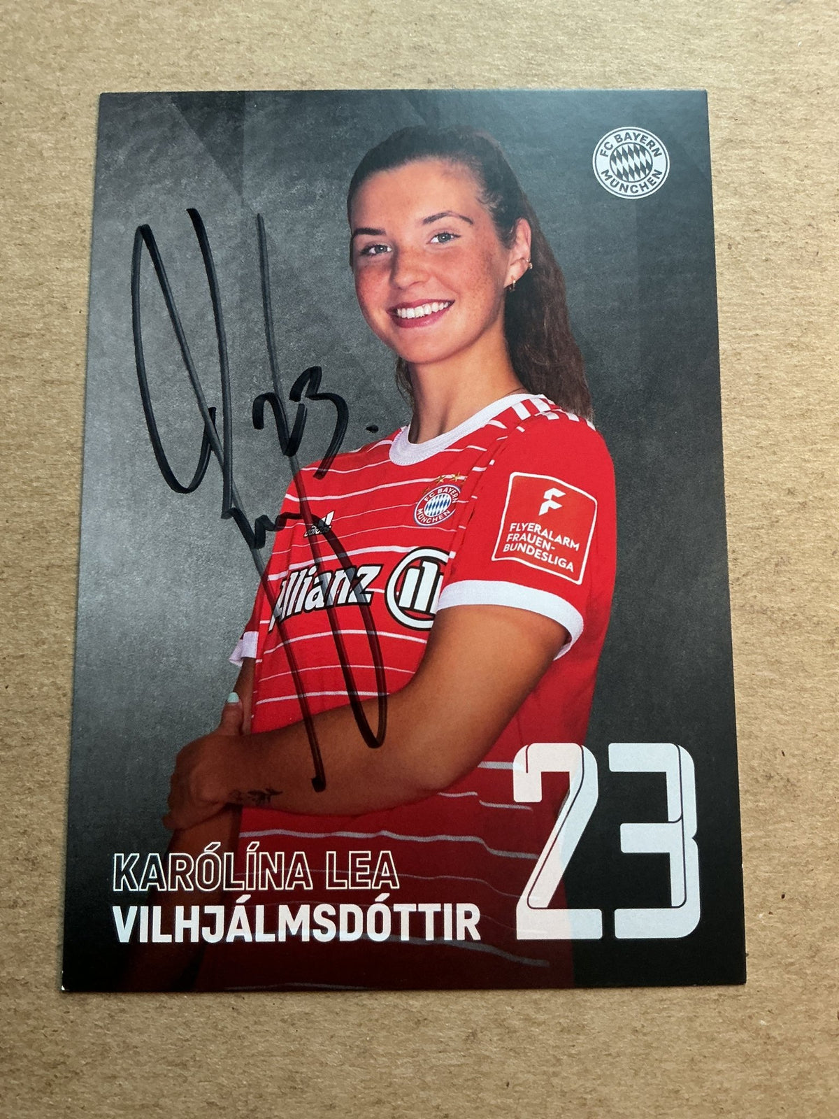 Karólína Lea Vilhjálmsdóttir, Iceland 🇮🇸 FC Bayern München 2022/23 hand signed - Autographs-World