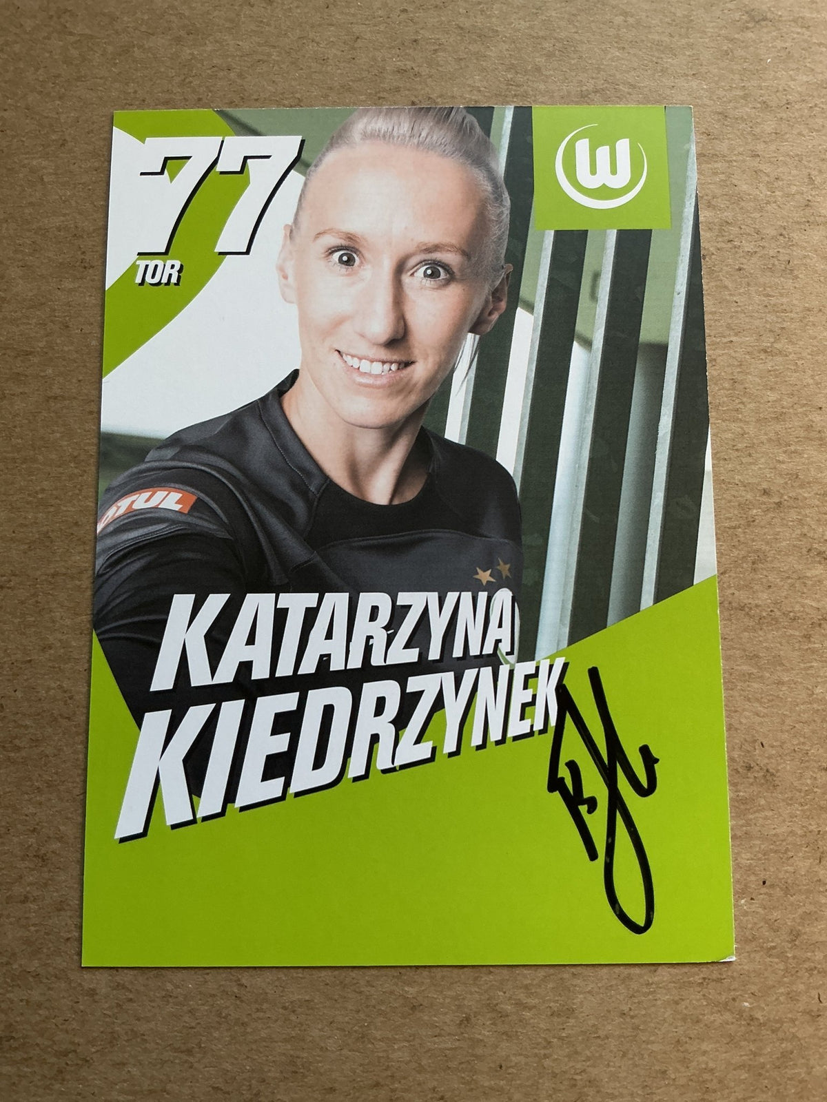 Katarzyna Kiedezynek, Poland 🇵🇱 VfL Wolfsburg 2022/23 hand signed - Autographs-World