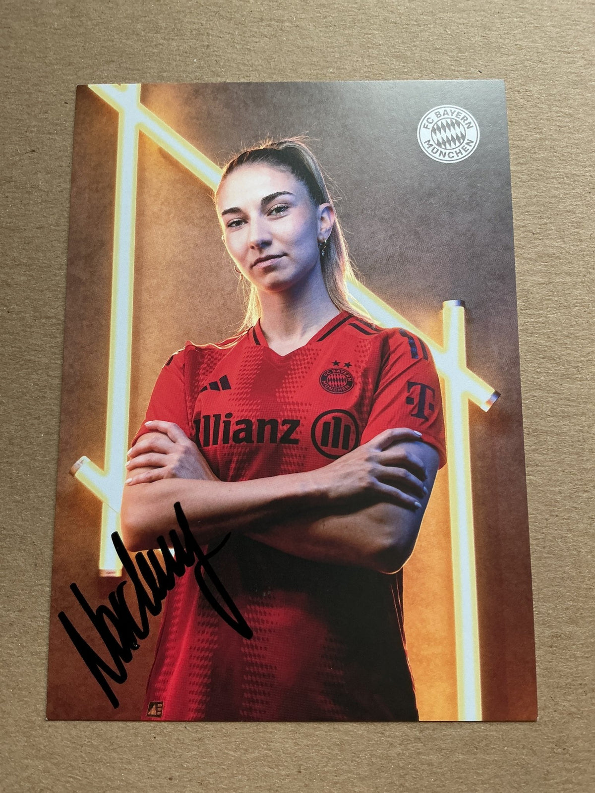 Katharina Naschenweng, Austria 🇦🇹 FC Bayern Munich 2024/25 hand signed - Autographs-World