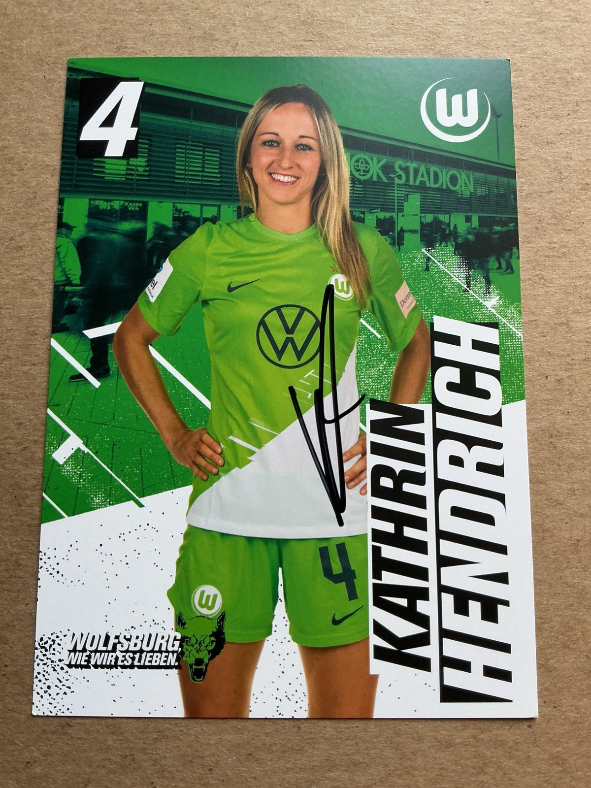 Kathrin Hendrich, Germany 🇩🇪 VfL Wolfsburg 2023/24 hand signed - Autographs-World