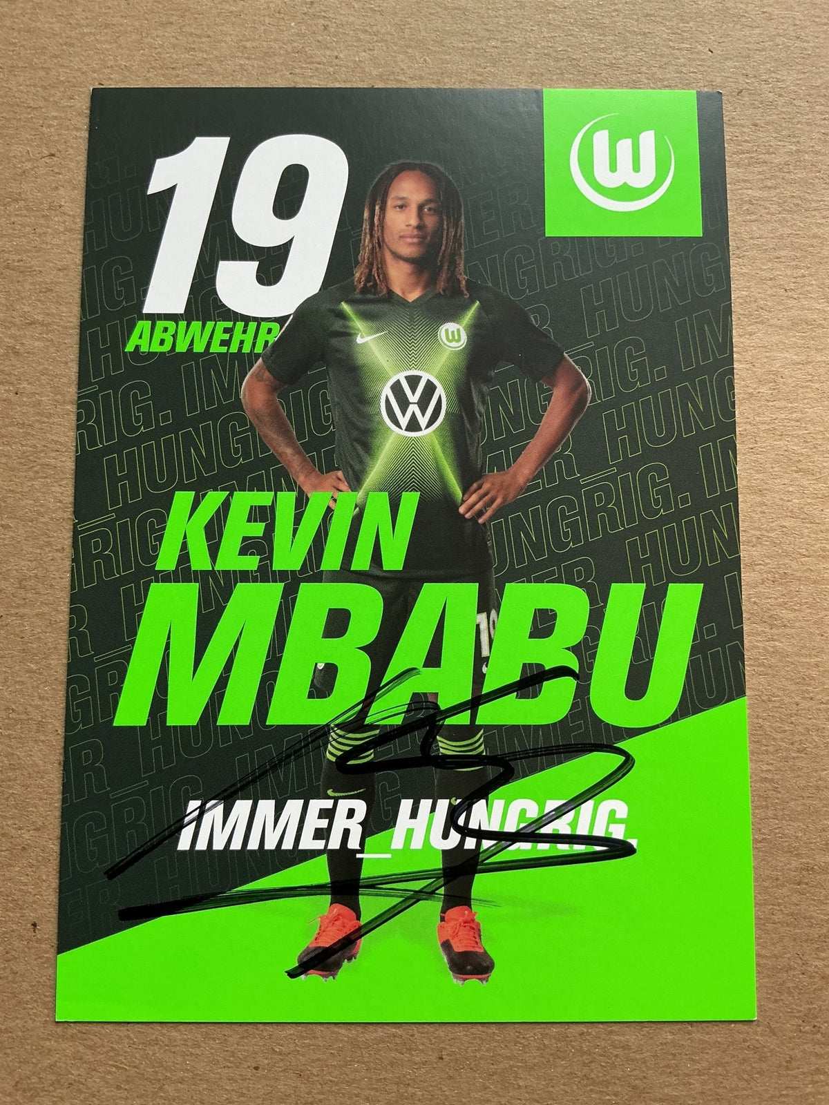 Kevin Mbabu, Switzerland 🇨🇭 VfL Wolfsburg 2019/20 hand signed - Autographs-World