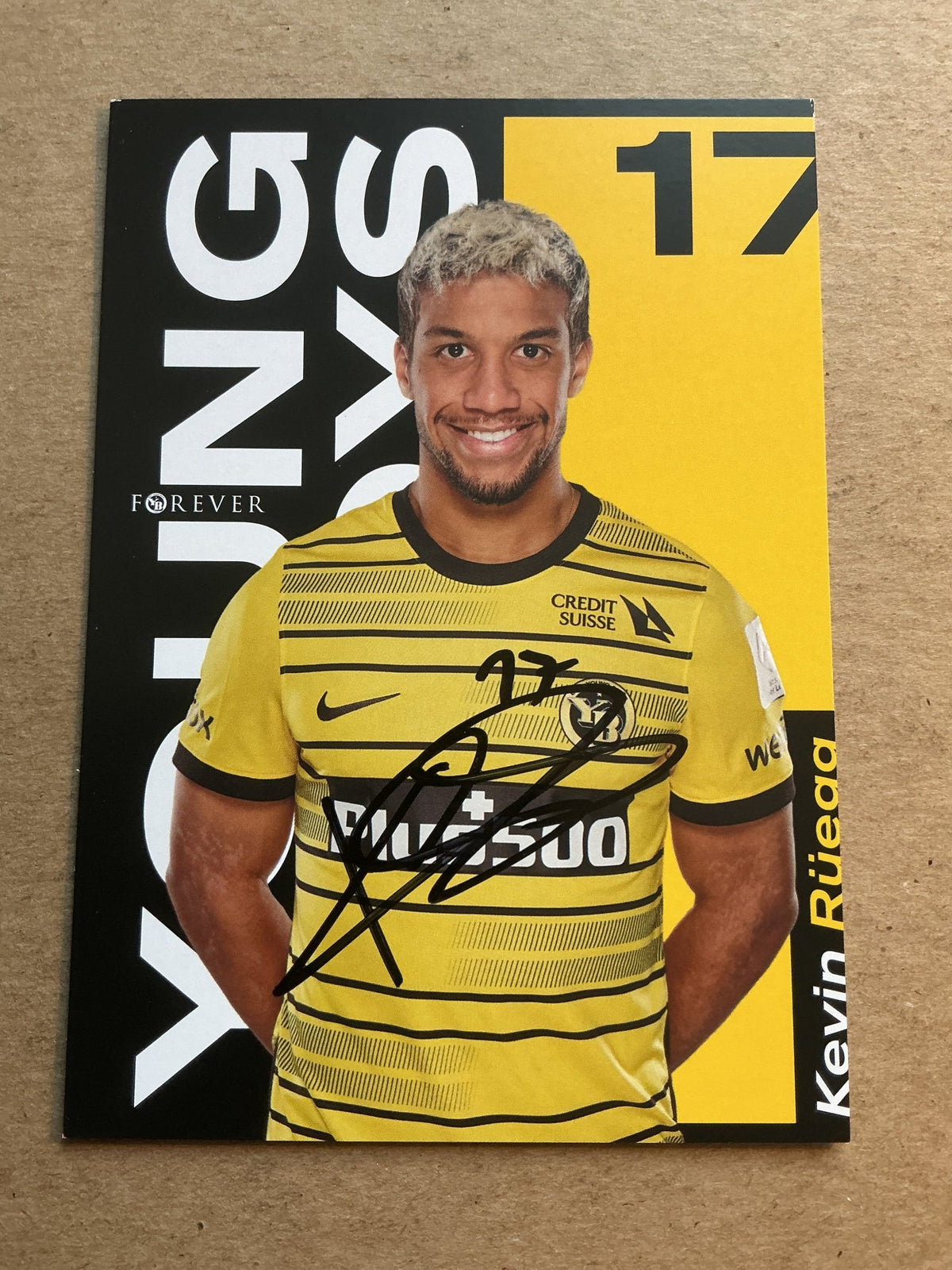 Kevin Rüegg, Switzerland 🇨🇭 BSC Young Boys Bern 2022/23 hand signed - Autographs-World