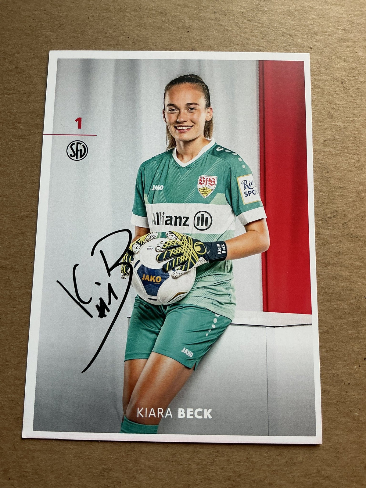 Kiara Beck, Germany 🇩🇪 VfB Stuttgart 2024/25 hand signed - Autographs-World
