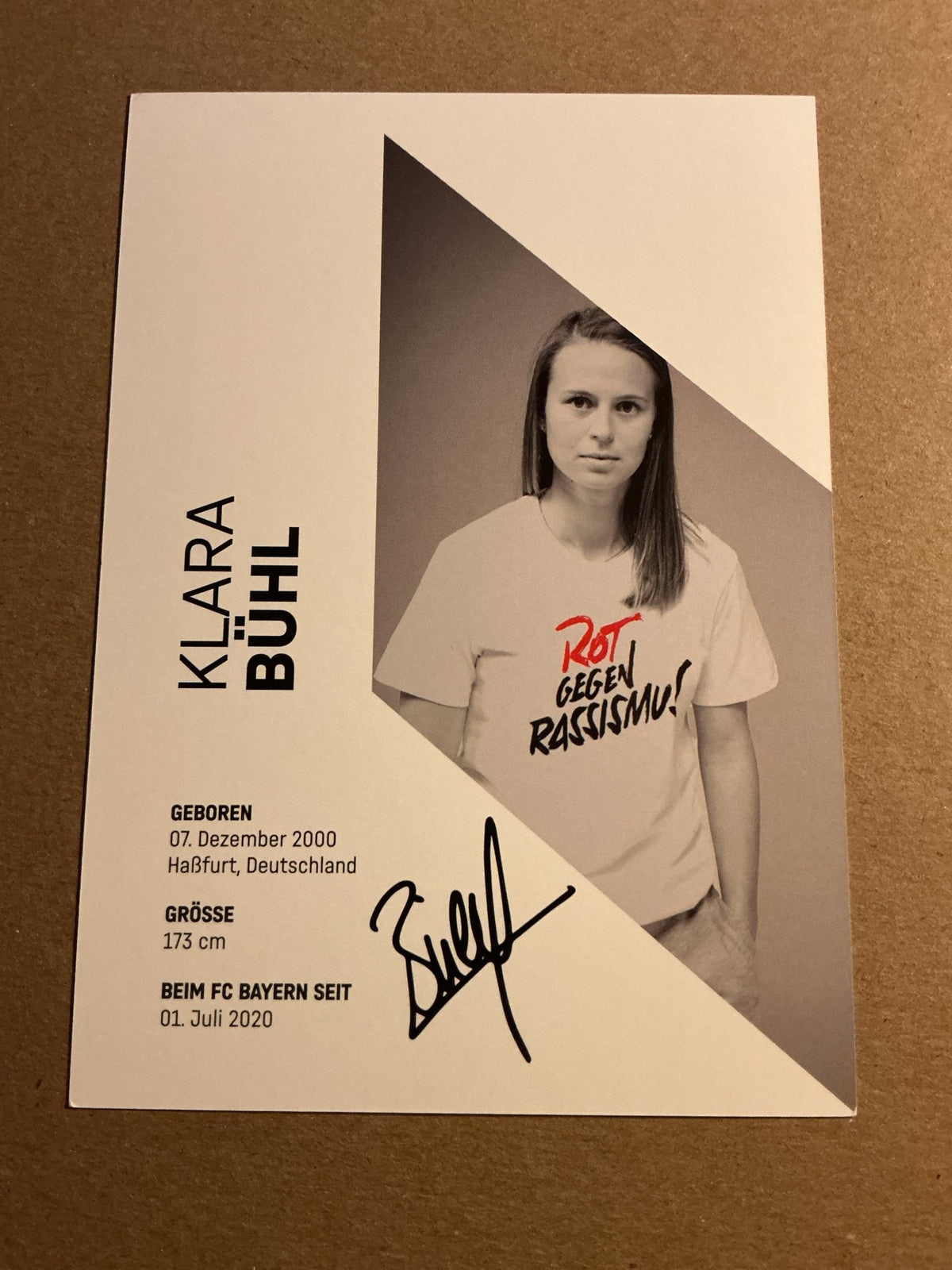 Klara Bühl, Germany 🇩🇪 FC Bayern München 2023/24 hand signed - Autographs-World