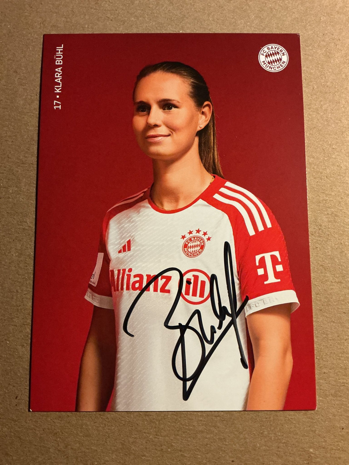 Klara Bühl, Germany 🇩🇪 FC Bayern München 2023/24 hand signed - Autographs-World