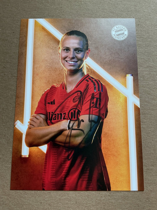 Klara Bühl, Germany 🇩🇪 FC Bayern Munich 2024/25 hand signed - Autographs-World