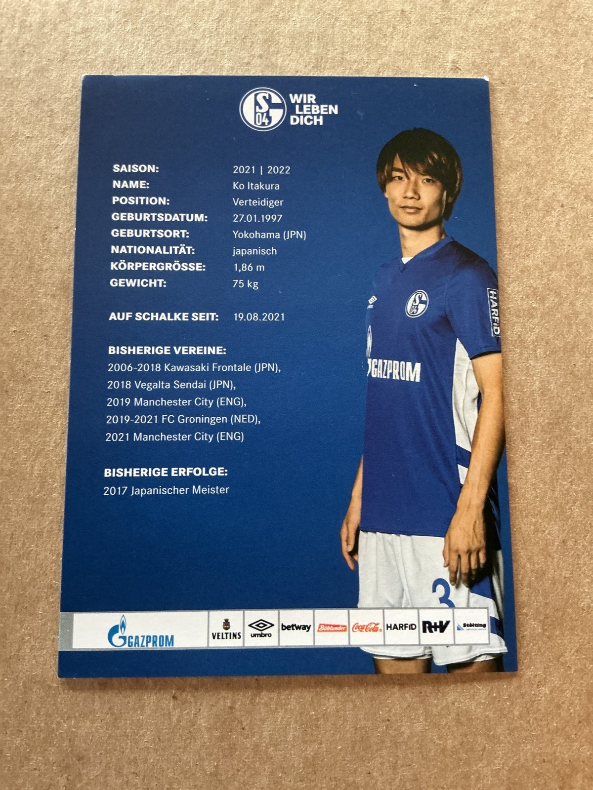 Ko Itakura, Japan 🇯🇵 FC Schalke 04 2021/22 hand signed - Autographs-World