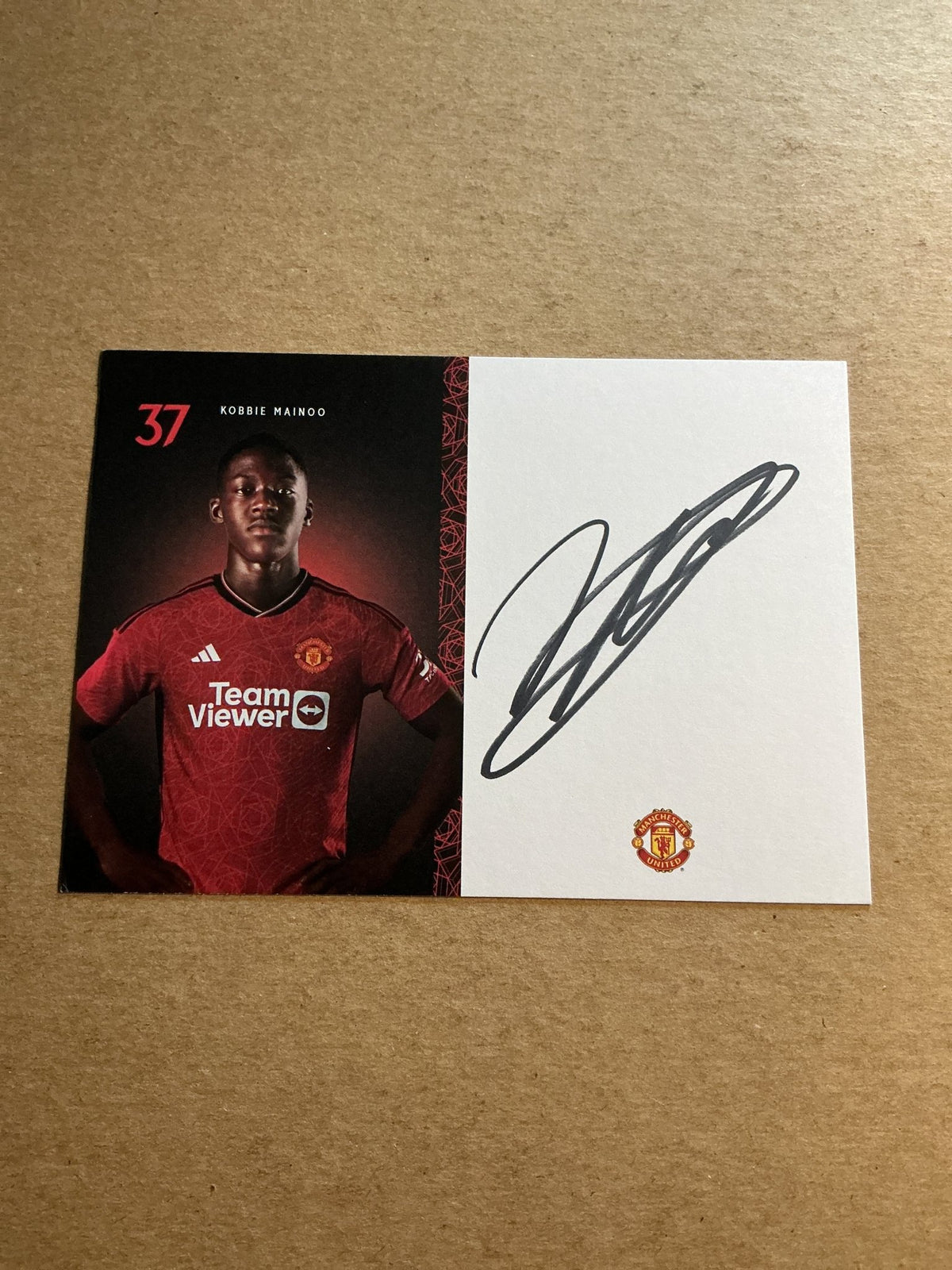 Kobbie Mainoo, England 🏴󠁧󠁢󠁥󠁮󠁧󠁿 Manchester United 2023/24 hand signed - Autographs-World