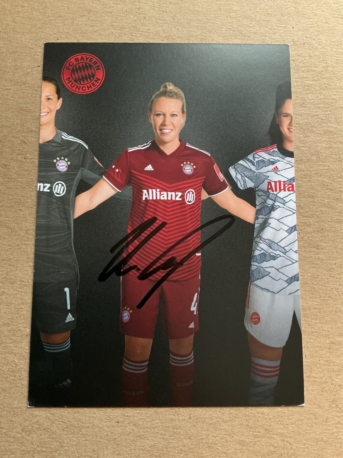 Kristin Demann, Germany 🇩🇪 FC Bayern München 2021/22 hand signed - Autographs-World