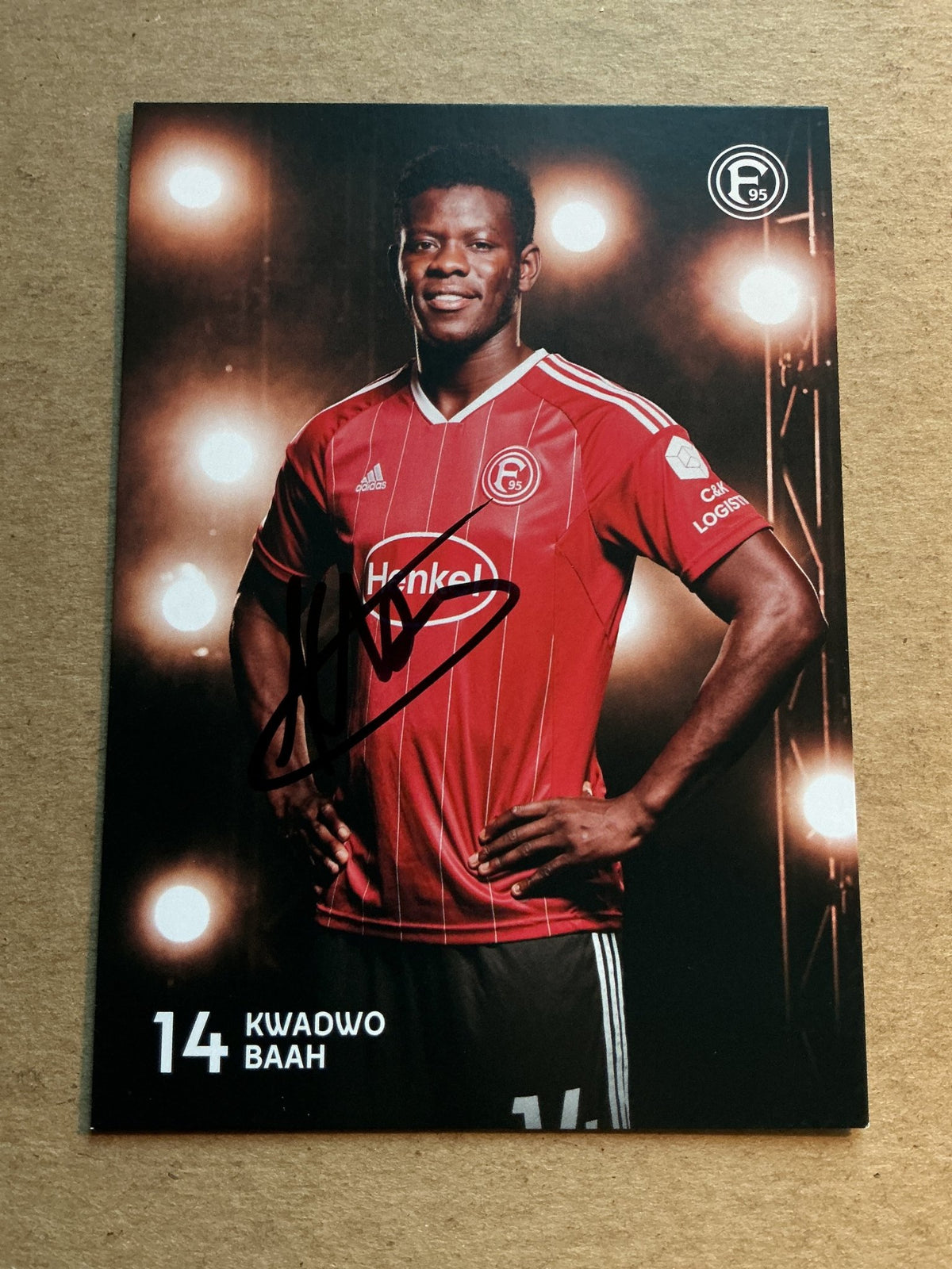Kwadwo Baah, England 🏴󠁧󠁢󠁥󠁮󠁧󠁿 Fortuna Düsseldorf 2022/23 hand signed - Autographs-World