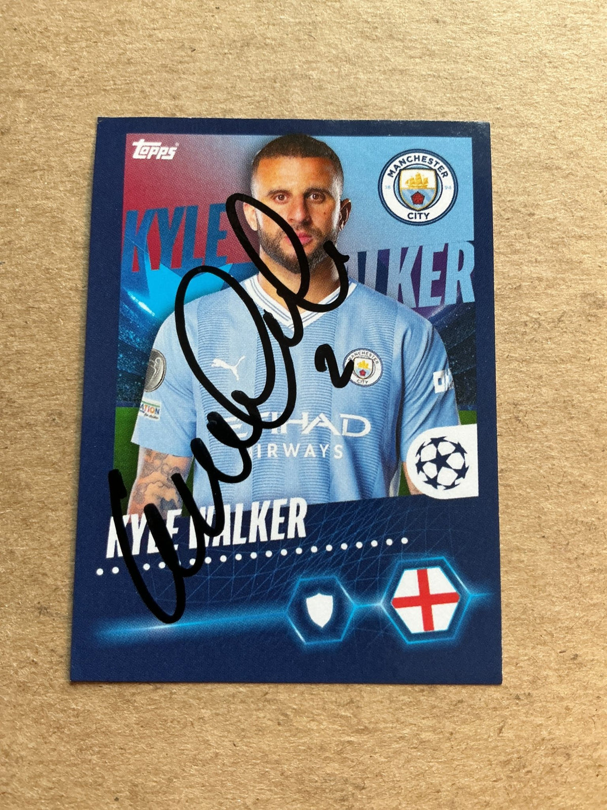 Kyle Walker, England 🏴󠁧󠁢󠁥󠁮󠁧󠁿 Manchester City 2023/24 Topps hand signed - Autographs-World